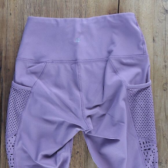90 DEGREE PLUM LASER CUT OUT WAISTBAND POCKET SIDE POCKETS CAPRI LEGGINGS SMALL - Picture 9 of 10